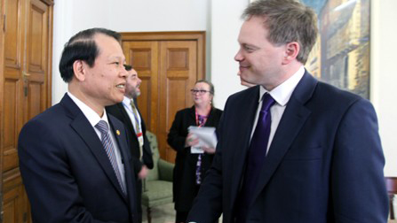 Concluyen con éxito visitas de viceprimer ministro de Vietnam a Suecia y Reino Unido